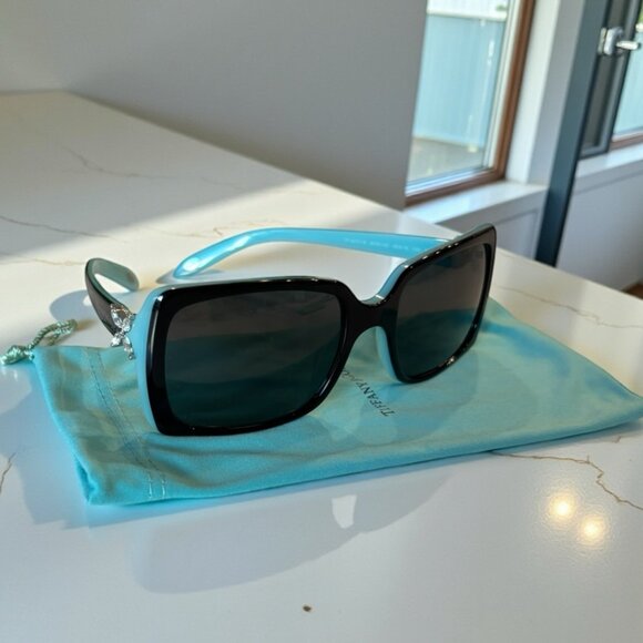 Tiffany & Co Black Sunglasses Rimmed in Signature Tiffany Blue Crystal Frame - Picture 4 of 16